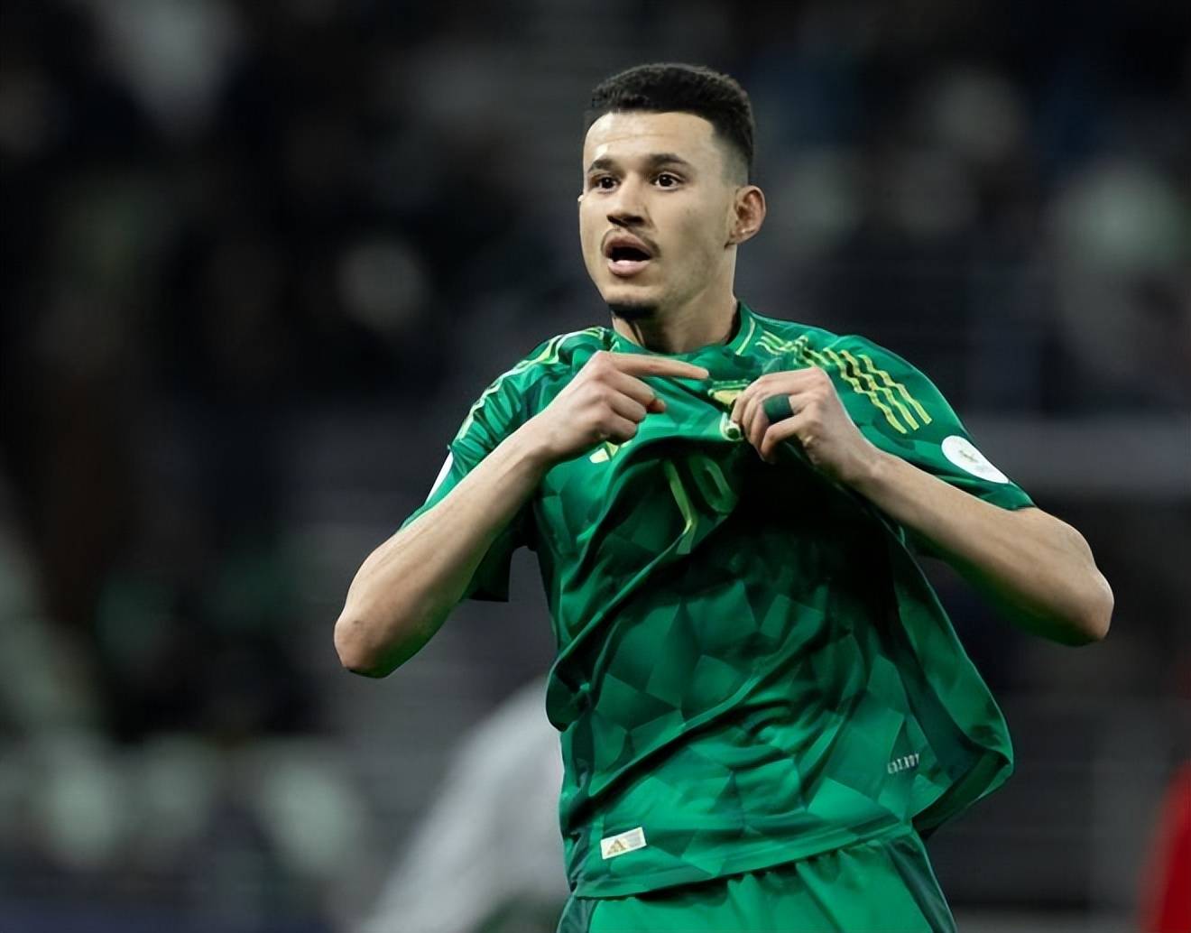 Doinb在热火比赛中出色防守，绝杀引发热议！